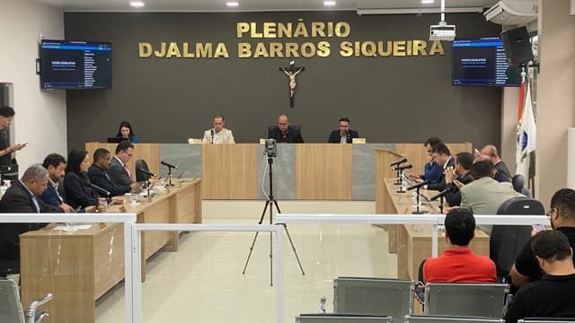 Imagem da notícia: Câmara de Coruripe realiza 49ª Sessão Ordinária e aprova homenagens a Marcos Beltrão e Paulo Dantas
